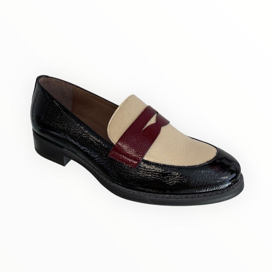 Flats | Wonders Wonders Robin Black & Cream Loafer Black And Cream With A Wine Trim.